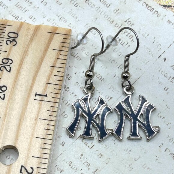 Official New York Yankee Logo Baseball Team Silver Blue Enamel Earrings Pierced - Picture 6 of 10